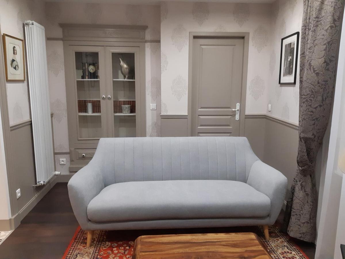 Hotel La Glycine Blanche Pomas Zewnętrze zdjęcie
