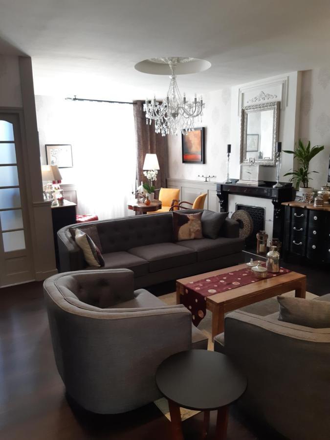 Hotel La Glycine Blanche Pomas Zewnętrze zdjęcie